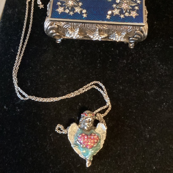 Kirks Folly trinket box with magnetic Angel - Picture 2 of 7